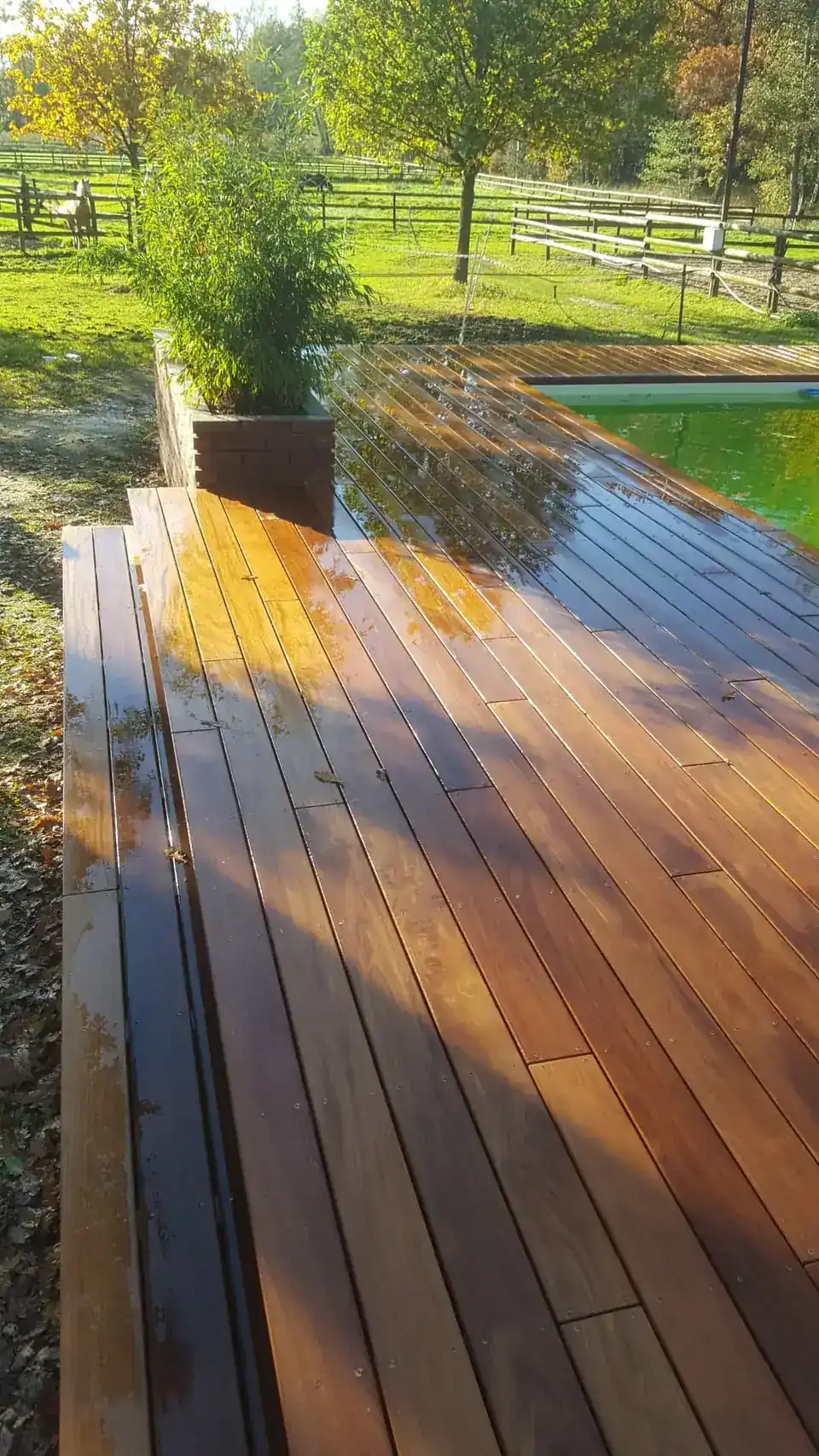 Poolumrandung aus Holz, Schreinerei Da Cunha Mönchengladbach